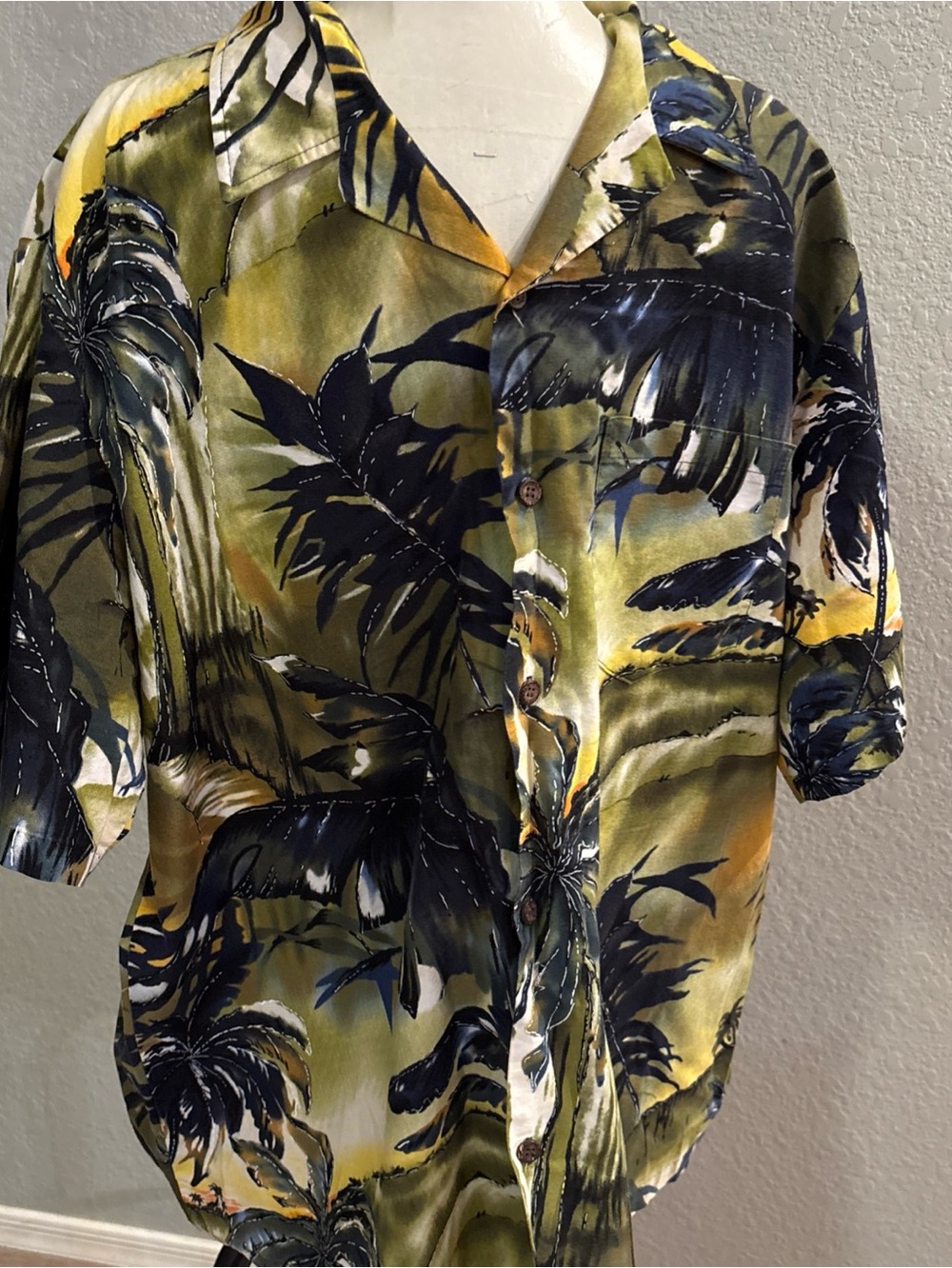 Tropical Palm Print Short Sleeve Button-Down Shirt - Olive/Black